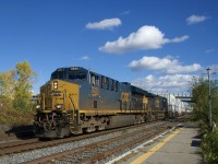 CSXT 3325 & CSXT 92 lead CN 327 through Dorval with some intermodal traffic up front.