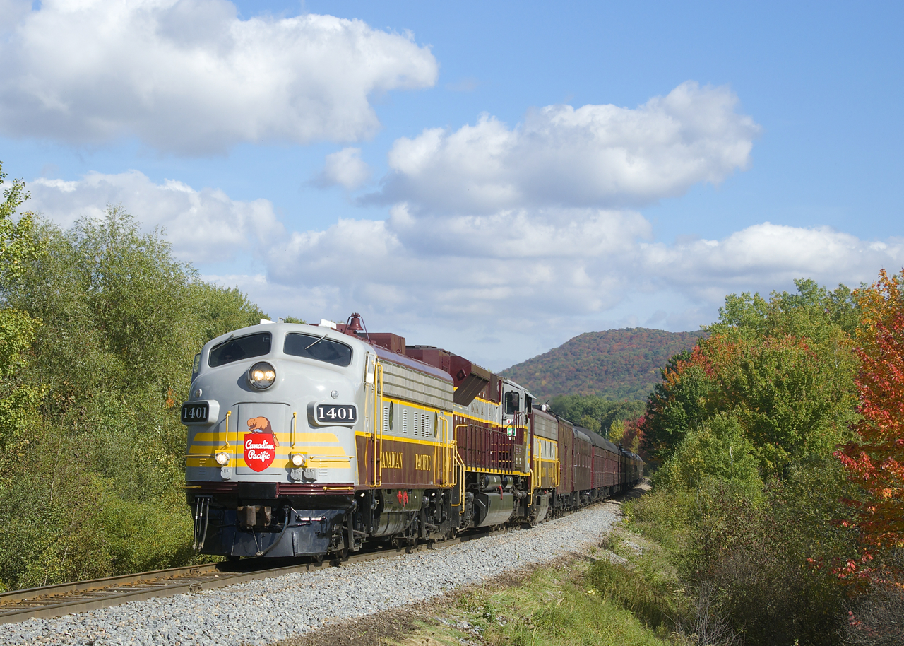 CP's business train is almost into Farnham as it heads west on a gorgeous afternoon.
