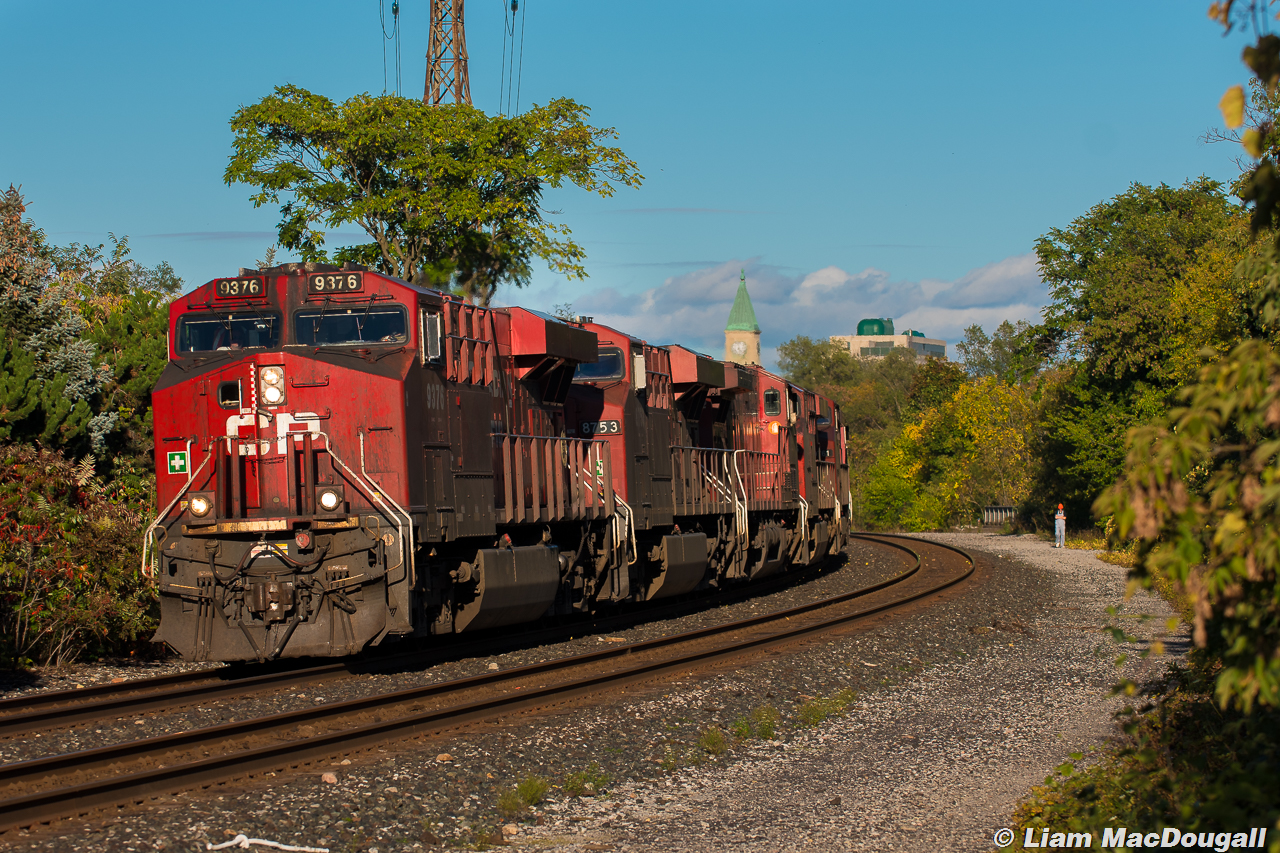 Where has the pride in the fleet gone??? Here we see an increasingly common sight on CP; a coal stained GEVO taking the lead of 101's 6-unit light power move in some gorgeous light along the North Toronto. Visible in the background is the clock tower of the 1915-built North Toronto Station, which has been an LCBO now for longer than it was ever a train station!
