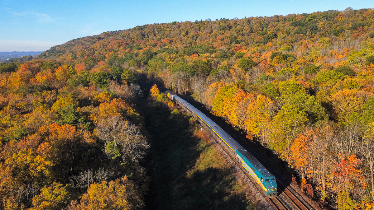 Via 70 drops downgrade through Dundas on its way to Toronto with P42 915 leading the way.  The fall colours have been fairly lacklustre in Southern Ontario this year unfortunately and with tomorrows impending storm I fear this may be the best we can do.