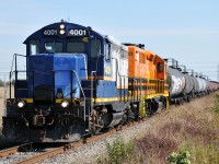 RLK 4001 and GEXR 2303 slowly make their way towards Franklin yard with 28 cars