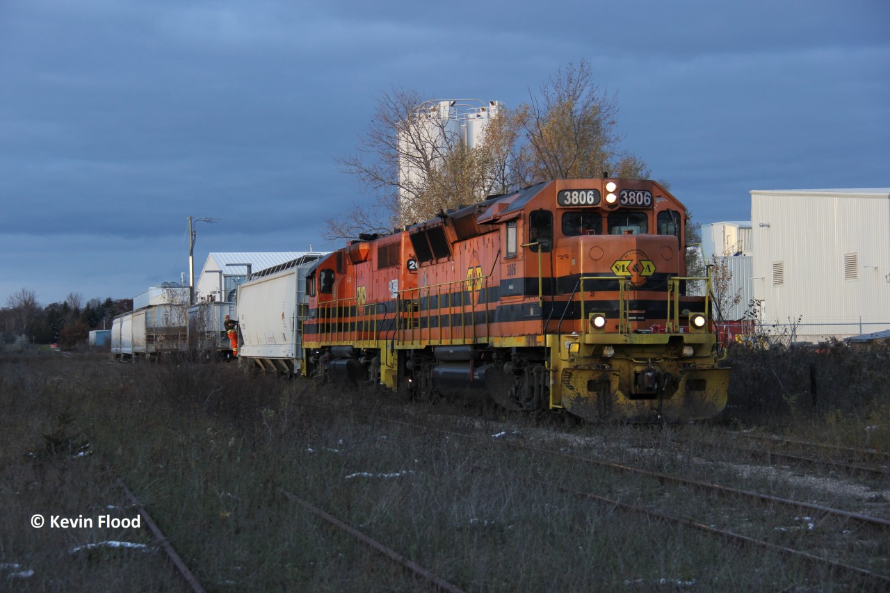 Last GEXR train at Ampacet. In the twilight of a chilly fall afternoon in Kitchener's south end industrial/business area, GEXR 580 performs its last switching duties at Ampacet before the CN repossession of the Guelph Sub and associated spurs in two days from the date of this image. Power was SLA 3806 and QGRY 2008.