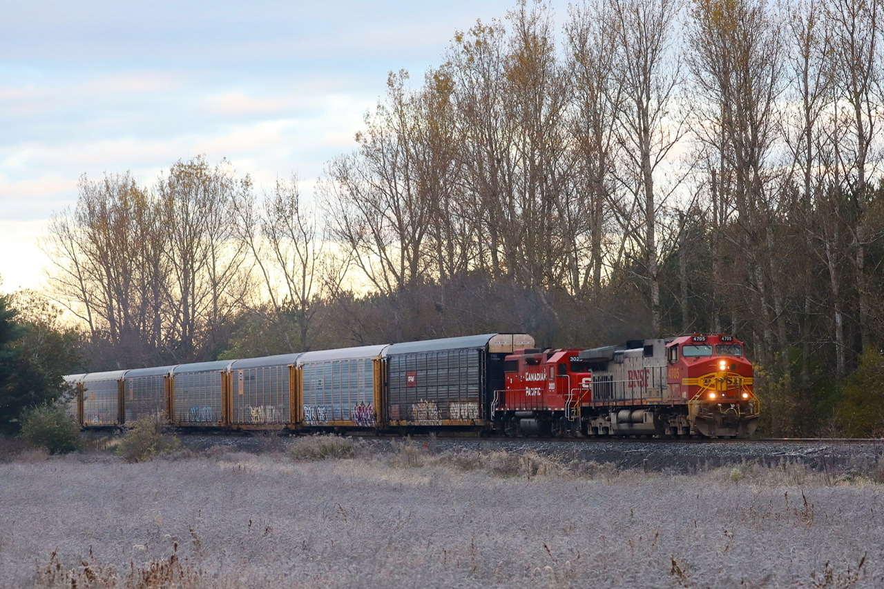2021.11.05 BNSF 4705 “fakebonnet” leading CP T78-05 Pender job, CP 3023 trailing. At Mile 81 Galt Sub.