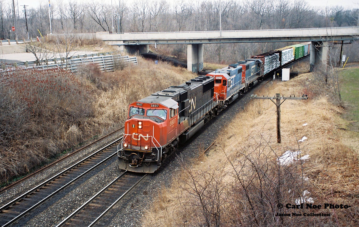 In keeping with the Grand Trunk theme, here is CN SD70I 5607 leading a westbound through Bayview Junction with a pair of GT units including; 6214 and another 62XX either bound for the Dundas or Grimsby Subdivision.