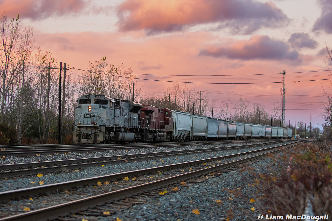 Under some gorgeous sunset skies, CP 7023 is at the helm of an extra roadswitcher as they work the west side of Toronto Yard near Brimley and Sheppard. This power would later turn into 141 in the dead of night, much to the disappointment of some Toronto area Railfans.