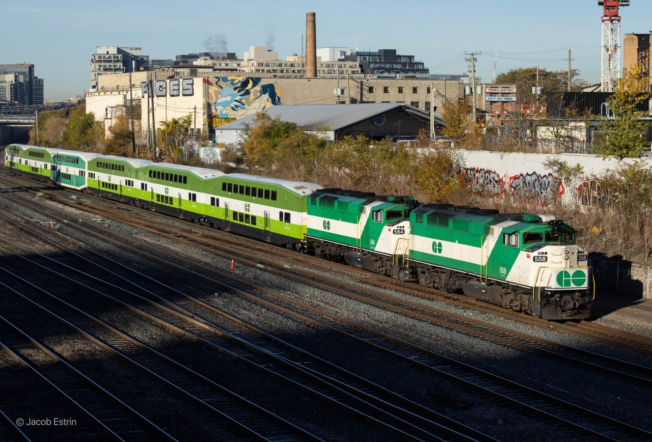 GO 3760- the Union-bound Kitchener train from London, Ontario is lead by both 558 & 564 into the USRC on a beautiful November morning, not a cloud in sight.
