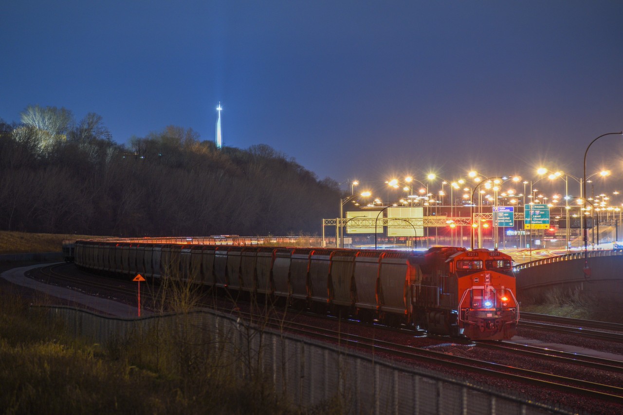 CN B730 has been stopped all day as it awaits its new crew to take it to it's destination in New Brunswick.
CN ET44AC 3271 is seen as the rear pusher of this train as it almost always has a 2+1+1 Gevo set up.