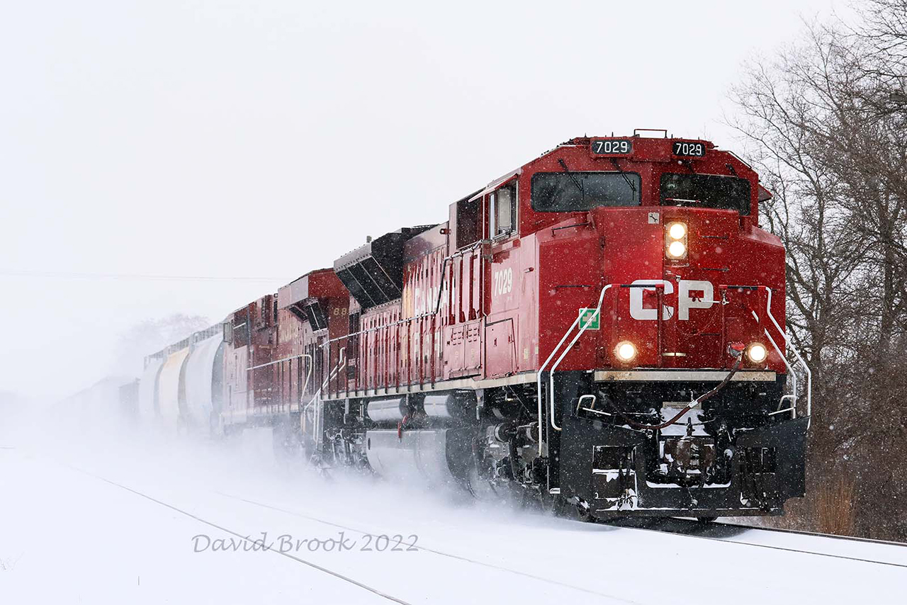 There is nothing better than snow to show motion.....254 accelerates out of Galt after meeting another treat....a 147. Trains in daylight...and snow on the Galt. Things are pretty good.