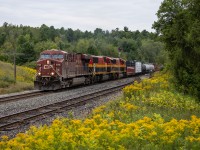 One of the only runs of the PRLX ex KCS SD70MACs on CP was on 421 back in September. After this run, I simply heard nothing more of these units being used anywhere on system.