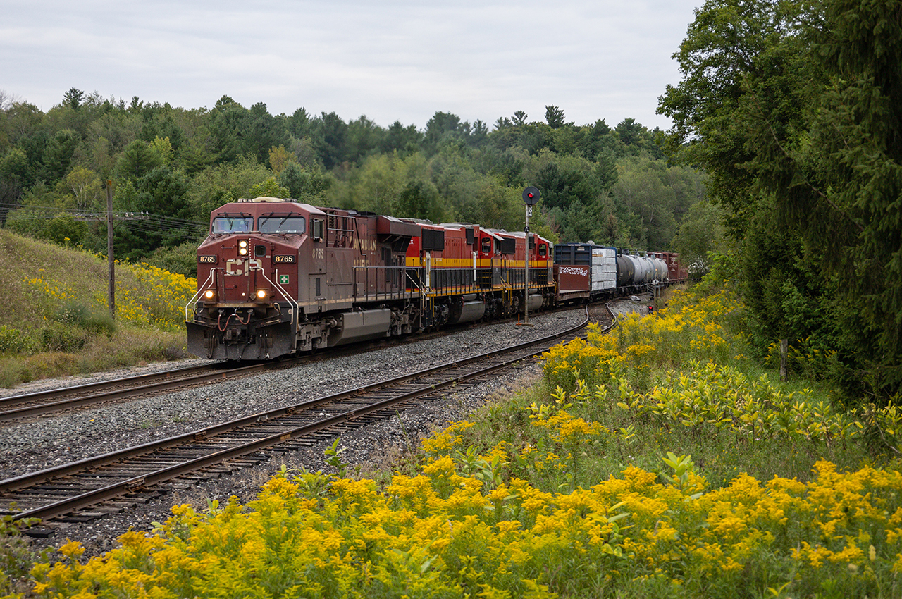 One of the only runs of the PRLX ex KCS SD70MACs on CP was on 421 back in September. After this run, I simply heard nothing more of these units being used anywhere on system.