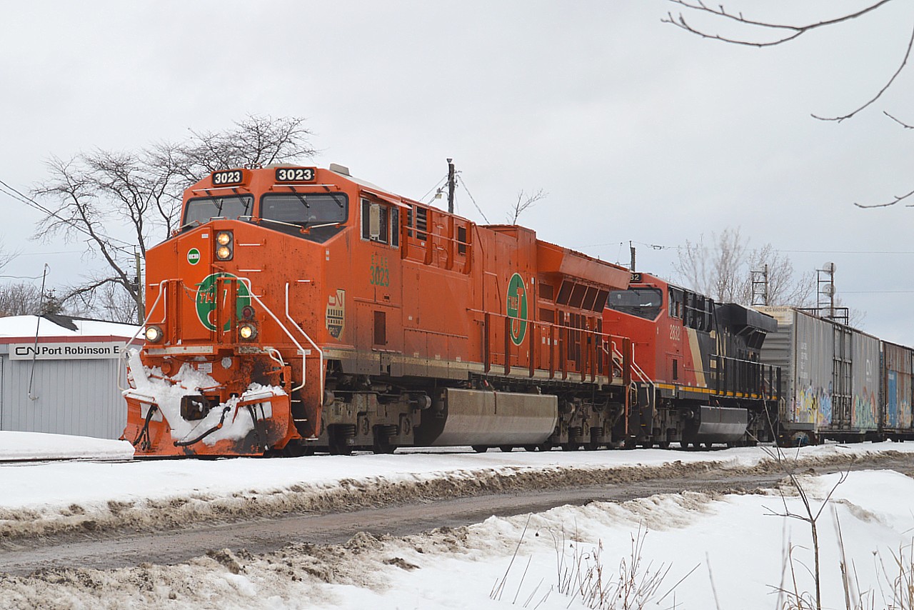 So I am in Grassie awaiting a late CP #143 and am informed that CN #421 had the "J" leading today. After #143 goes by, (CP & two KCS) it is off to Port Robinson, where the CN train had just pulled in and was working up near the road crossing. Nice to see this leader, finally!!!!  Second unit CN 2832.