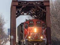 CN L538 goes across the bridge crossing over the Saint Charles River, as they head to Cecile Jct, where they’ll pick up cars dropped off by the Beauharnois CSX local, before heading northward back to Coteau.