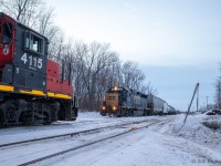 CN L538 is waiting at Cecile Jct to continue northbound back to Coteau, but it’s quite a mess cause the Beauharnois CSX local has to clear the Valleyfield first for M327 to come down, then when 327 clears, 538 has the right of way back to Coteau.