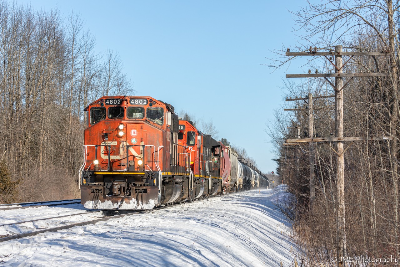 After CN L532 is done working the Ingredion interchange in Cardinal, the crew continues to head westward to service one last customer in Johnstown, before heading westward again towards the Brockville yard.