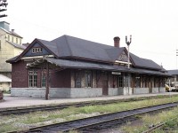 Here's s shot of the old Peterborough CP station taken in 1977.  I doubt much has changed at this location today.  The structure was deemed "Historical" back in 1998, fortunately, as it is the last surviving station in the city. It was built back in 1884, and is considered one of the oldest CP stations in Canada that still survives on its original site.  Train service was discontinued here in Jan 1990 after the infamous Mulroney rail cuts. This is a CP line but technically it is now Kawartha Lakes Rwy, an internal shortline of CP.