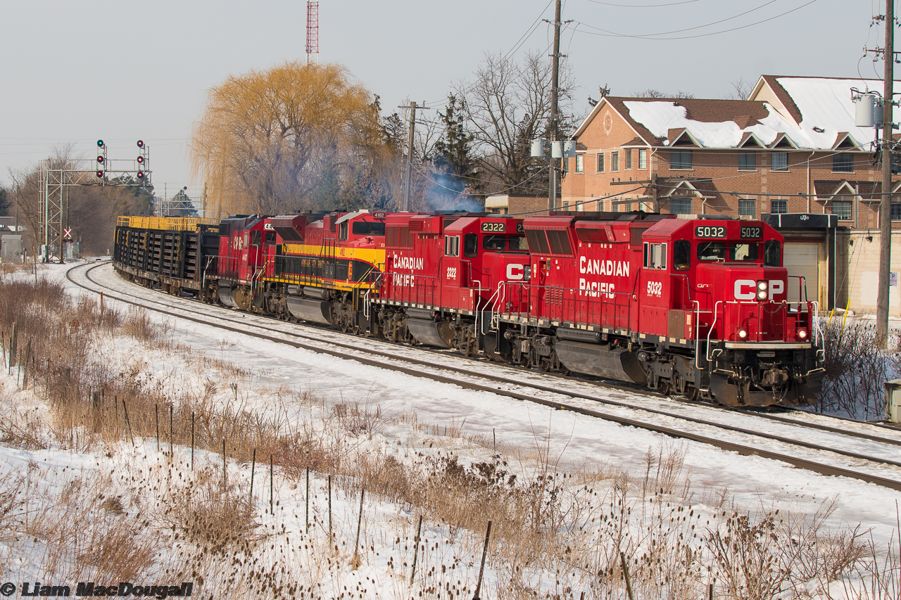 An all EMD lashup rolls through Streetsville early this afternoon with a manifest/CWR combo train running as 234. I definitely don’t give the SD30ECOs enough credit, with those flared radiators they honestly look pretty damn good. The GP20s on the other hand…..