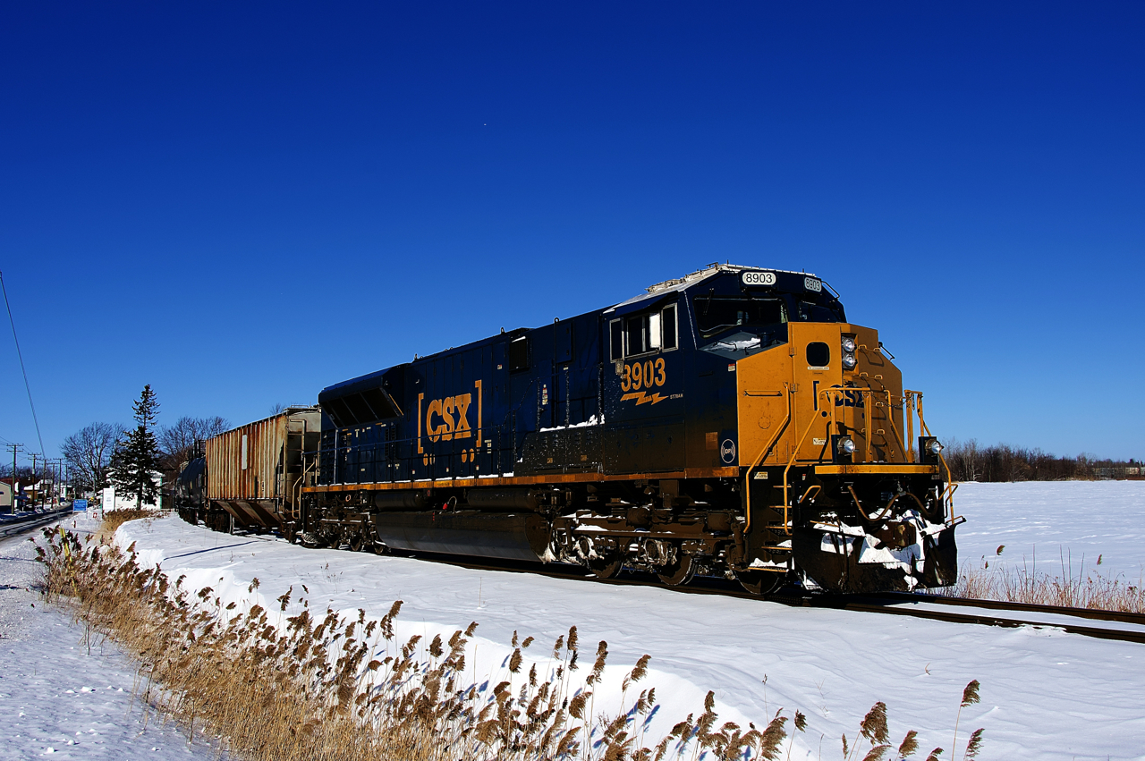 CN 327 is leaving the Kingston Sub and diverging onto the Valleyfield Sub at Coteau.