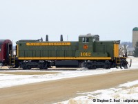 Pausing on the CNR Waterloo spur, for the first time WCR 1012 is out on a train after being re-painted and re-numbered to green and gold. This is former CNR 1437 donated to the WCR in <a href=http://www.railpictures.ca/?attachment_id=45257 target=_blank>April 2021.</a> for a comparison see this photo from <a href=http://www.railpictures.ca/?attachment_id=31894  target=_blank> 1974 </a>