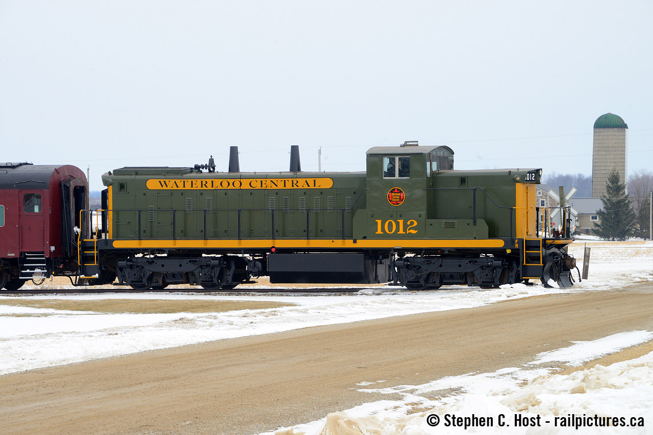 Pausing on the CNR Waterloo spur, for the first time WCR 1012 is out on a train after being re-painted and re-numbered to green and gold. This is former CNR 1437 donated to the WCR in April 2021.