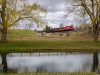 A fresh newly repainted GMD SD40-2 leads a trio of standard cabs on a welded rail train bound for the former CMQ territory.