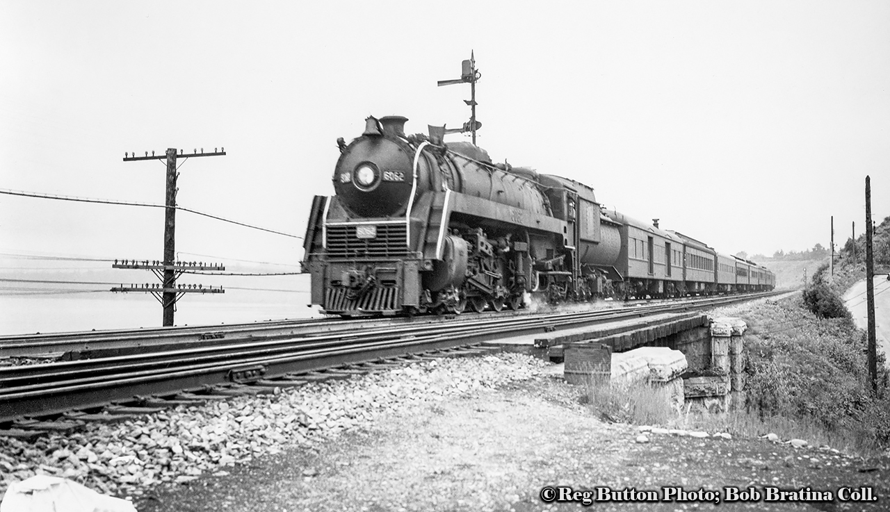 6062 approaches Bayview Junction departing Hamilton with an eastbound passenger train.