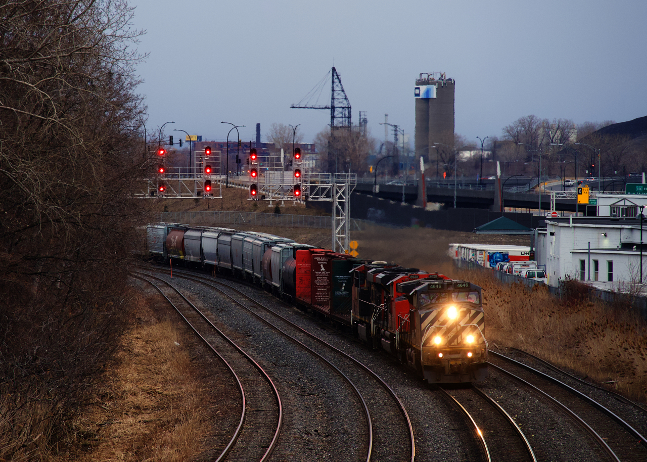 CN 323 is returning from Vermont with a now rare enough BC Rail leader (BCOL 4646 in this case).