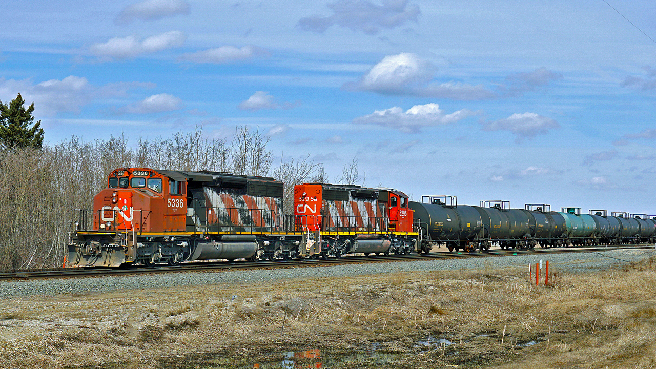 CN 5336 and 5265 switching cars in CN's Scotford Yard