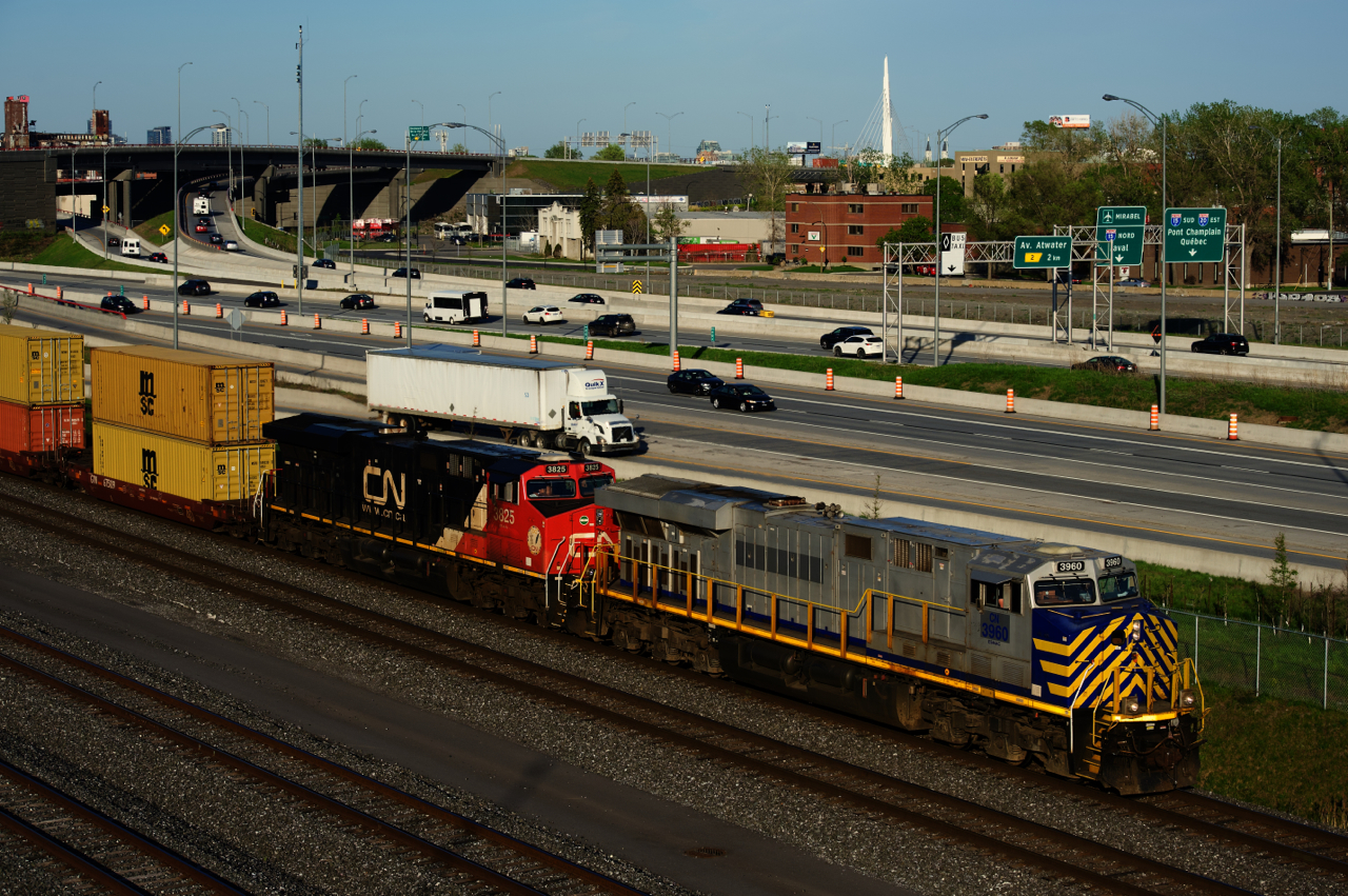 CN 3960 & CN 3825 lead CN 401 past the Turcot Interchange.