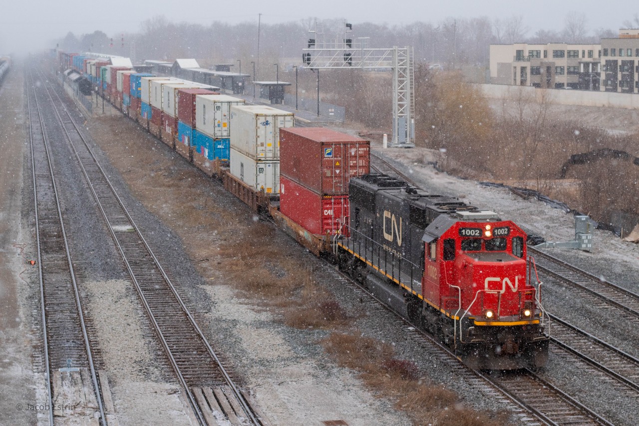 IC 1002 leads CN Q137 West through Aldershot on the approach to Snake.