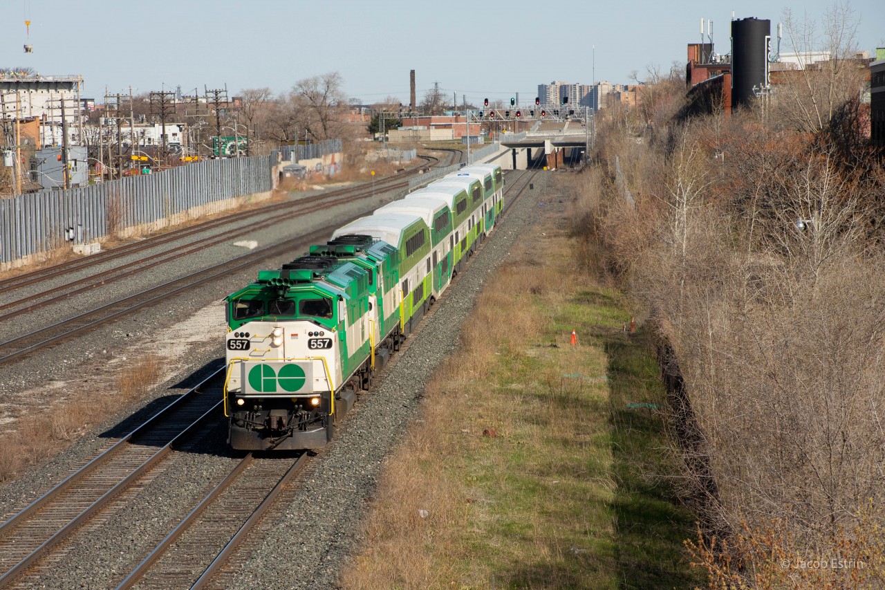 GO 3710 slows down as it approaches Bloor GO station.