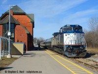The Amtrak crew stands on the platform ready to re-crew VIA 97 and change to Amtrak 63. In charge is  an Amtrak Dash 8, a rare leader for these parts in the 21'st century. I used to see these in Guelph in the very early 2000's but any photos I have are total garbage :) But Bill Thomson <a href=http://www.railpictures.ca/upload/amtrak-b32-8wh-517-heads-up-todays-international-stopped-at-the-station-in-sarnia-before-entering-the-st-clair-tunnel-and-continuing-on-to-the-usa-the-ge-b32-8wh-or-dash-8-32bwh-was-an-a target=_blank>Got 'em!</a> and shared with us. Thanks Bill!