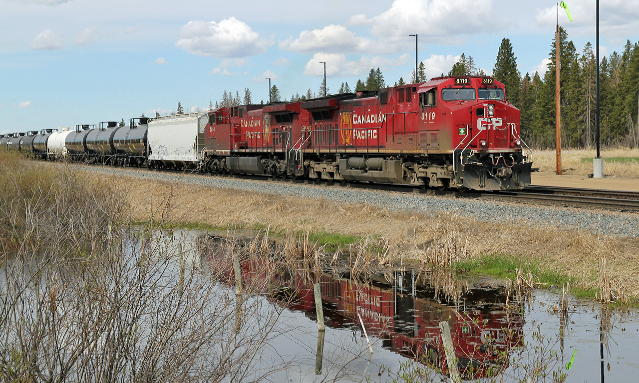 CP 8119 and CP 9668 prepare to depart Scotford Yard westbound with B81 local transfer from Scotford to Edmonton.