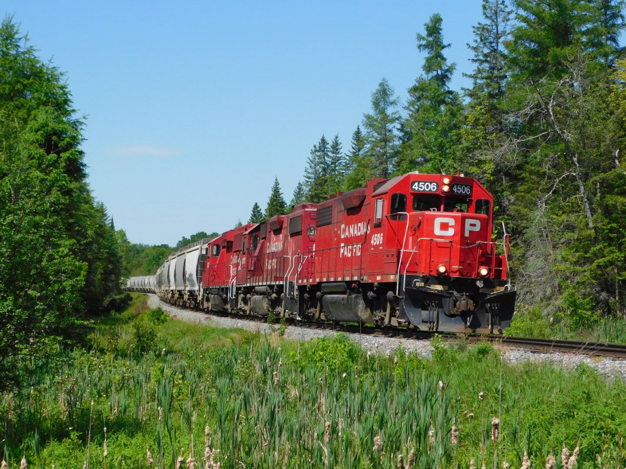 H08 ( formerly known as T08 ) makes its way north east on the Havelock sub on a Early Sunday morning with a rare and clean ex Milwaukee road GP38-2 4506