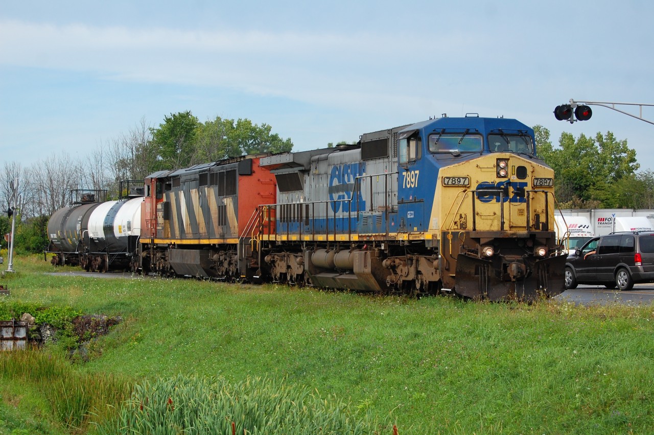 Ex CSX C40-8W leads CN 562 on the Humberstone Spur.