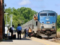 It is nice to see Amtrak’s “Maple Leaf” north of the border again after a long break thanks to the pandemic. Here the VIA 97 crew swap for the Amtrak crew, which will take the train the rest of the way to New York City, after a brief stop at Niagara Falls. It’s also nice to finally add a couple more trains to the Niagara region, which is already lacking a lot as far as rail traffic goes. 