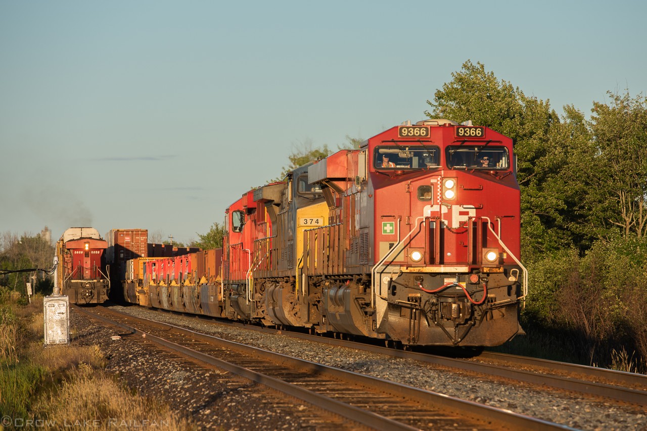Clear skies were in the forecast as CP 133 departs Smiths Falls passing 112 on the left. It had unknown delays on the Winchester sub coming from Montreal pushing this into the golden sunset light.