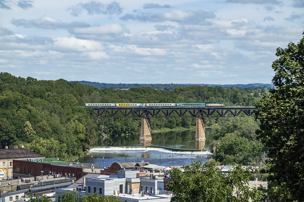 Eastbound 72 over the Grand River at Paris.