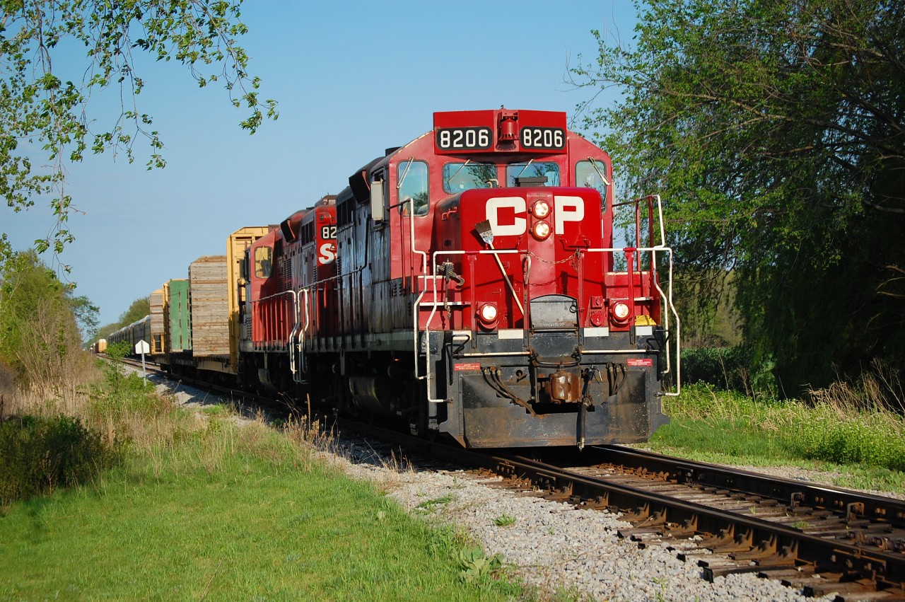 Job 3 with CP GP9u 8206 heads back to Welland from Stevensville.