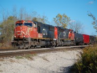 CN 562 heads onto the Cayuga Spur at Feeder East to do an Interchange with Trillium Railway at Feeder Yard.