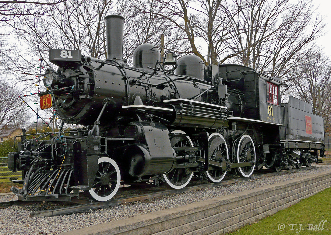 No 81 on display at Palmerston looking good in fresh paint and a Christmas star.