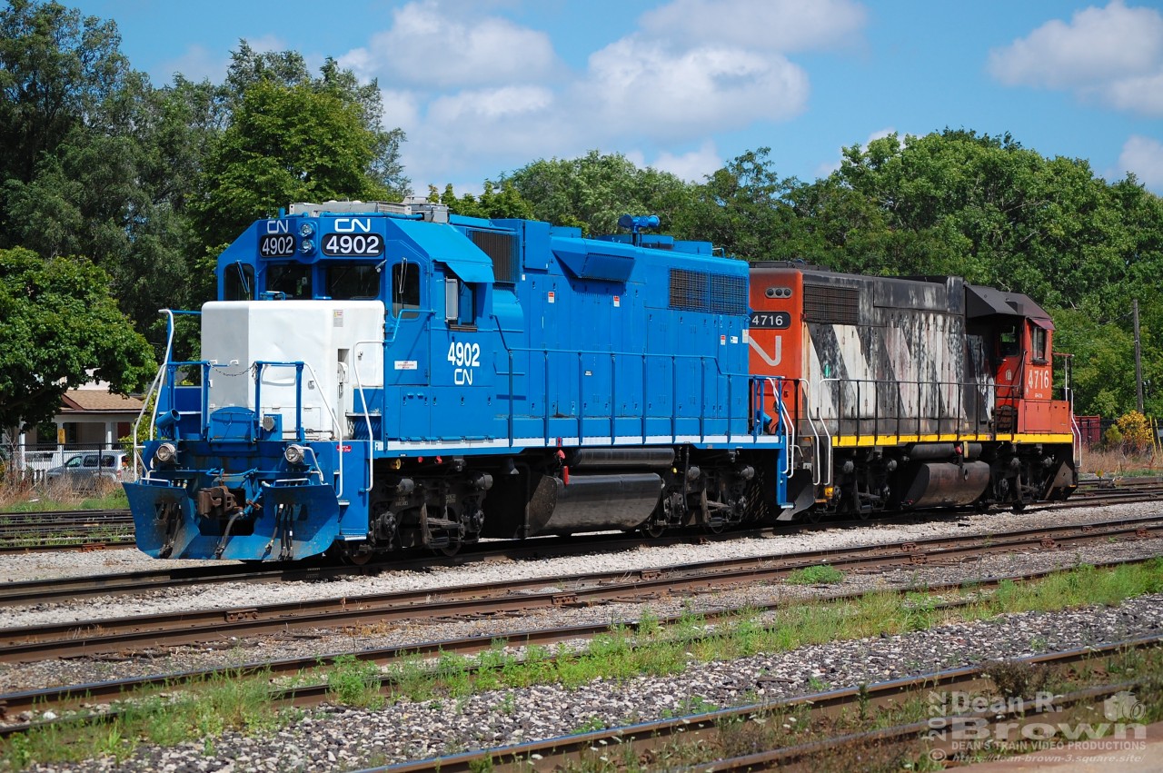 A hot afternoon at Brantford as power waits to go out on CN 581 for the CN Hagersville Sub.