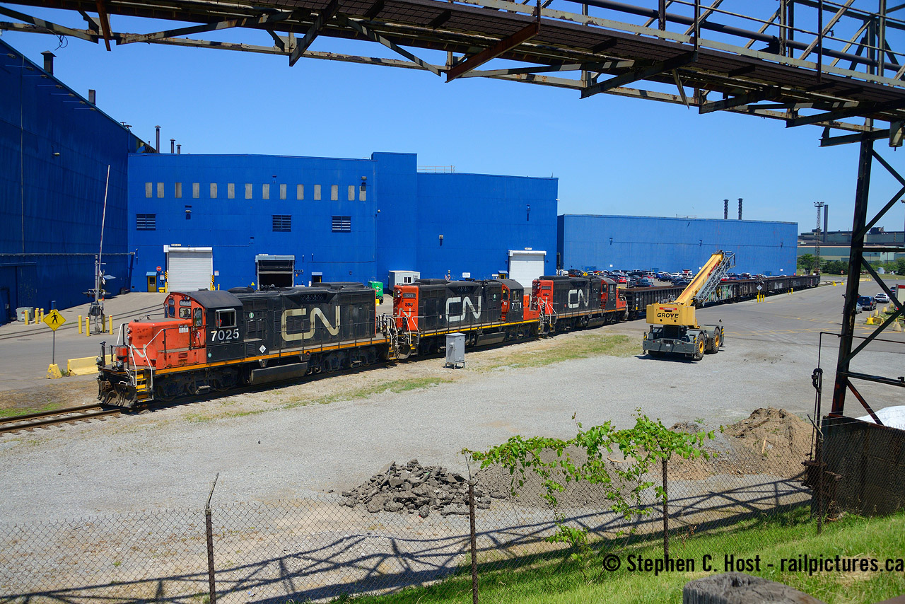 Three matching GP9's working Stelco in 2022? Pinch me. Why? I'm seeing Deja Vu.