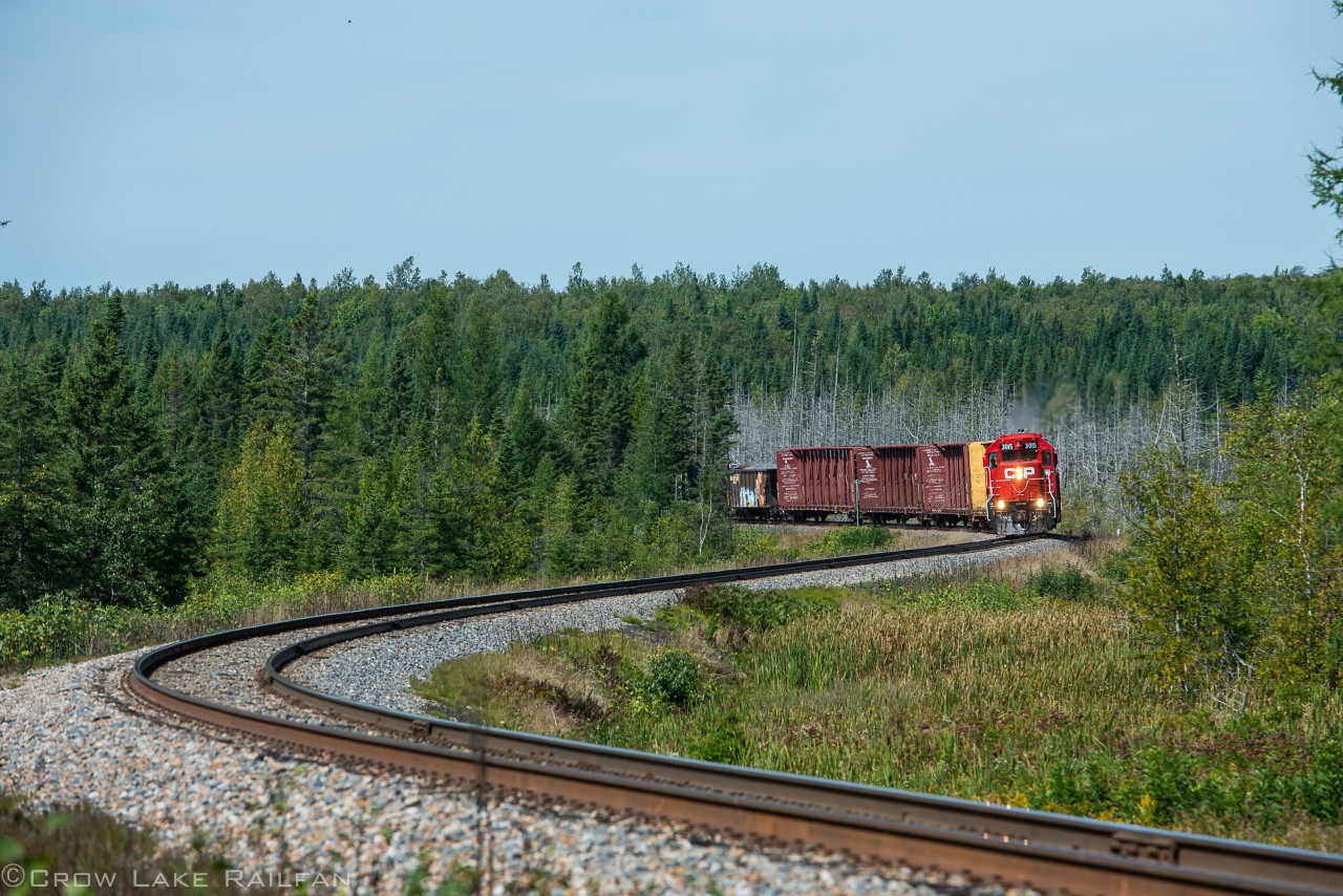 CP G22 lead by 3015 navigates the curves on the former CMQ now CP Sherbrooke sub.