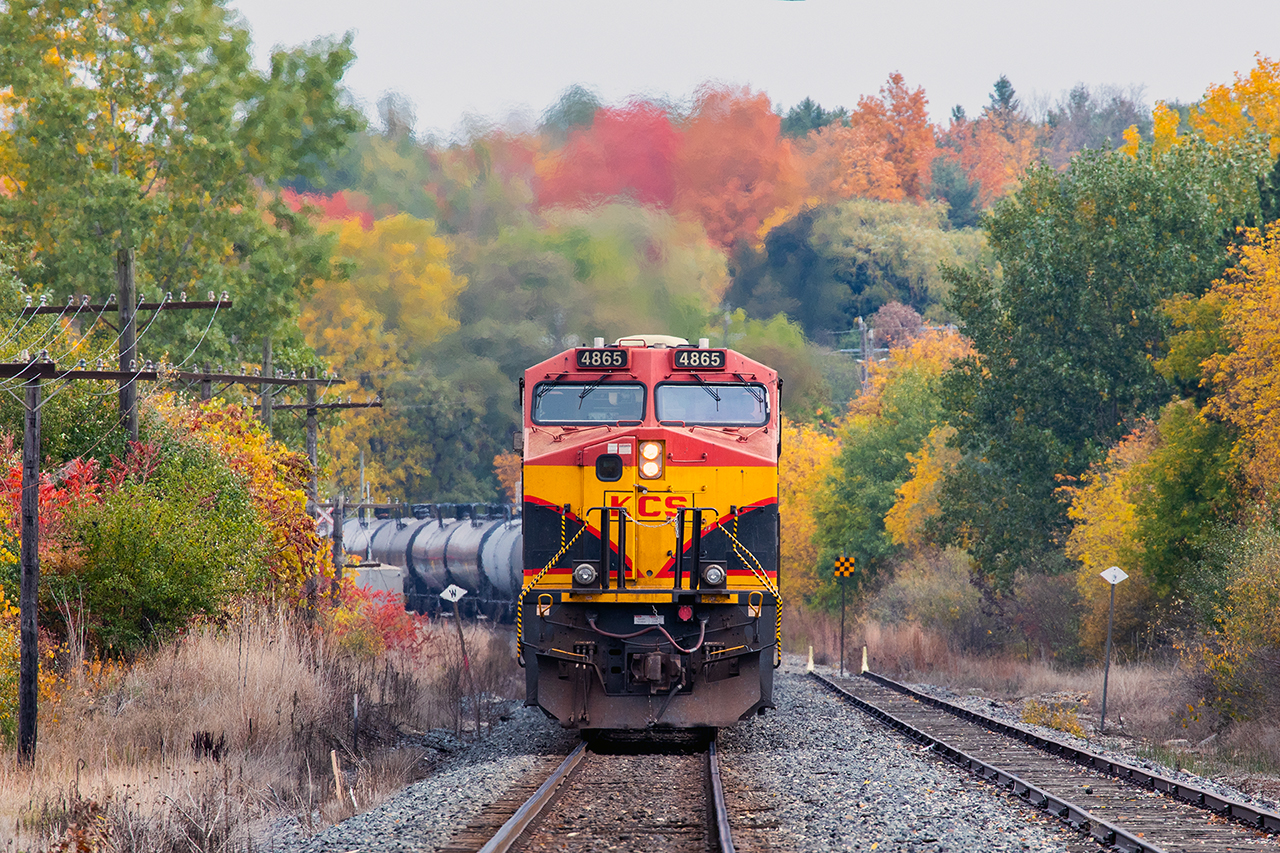 It's always nice when they get the nose out on the DPU's....the fall colours don't hurt either. What a year!!
