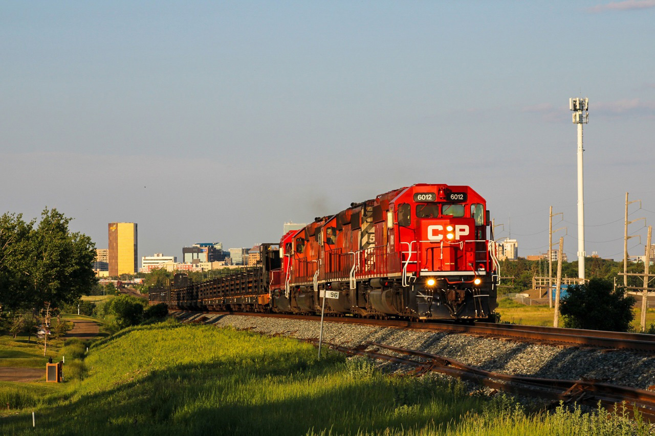 After much delays typical for such a low priority train as a CWR, CP 6012 rolls through in golden hour sun leading a trifecta of 40s, with 7308 hitching a quick ride to make the consist an EMD quartet. Bonus points for those who can identify the 5th locomotive in this picture sitting in Regina as a rear DPU on 602 :)