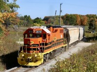 Almost 11 years after the last image I posted, I finally got a chance to photograph the GEXR at danger crossing. HESR 3510 fits in nicely with the growing shades of yellow and orange foliage. Job 2 typically heads north in the late morning allowing for decent northbound shots otherwise most northbound shots force you to shoot into the sun. 