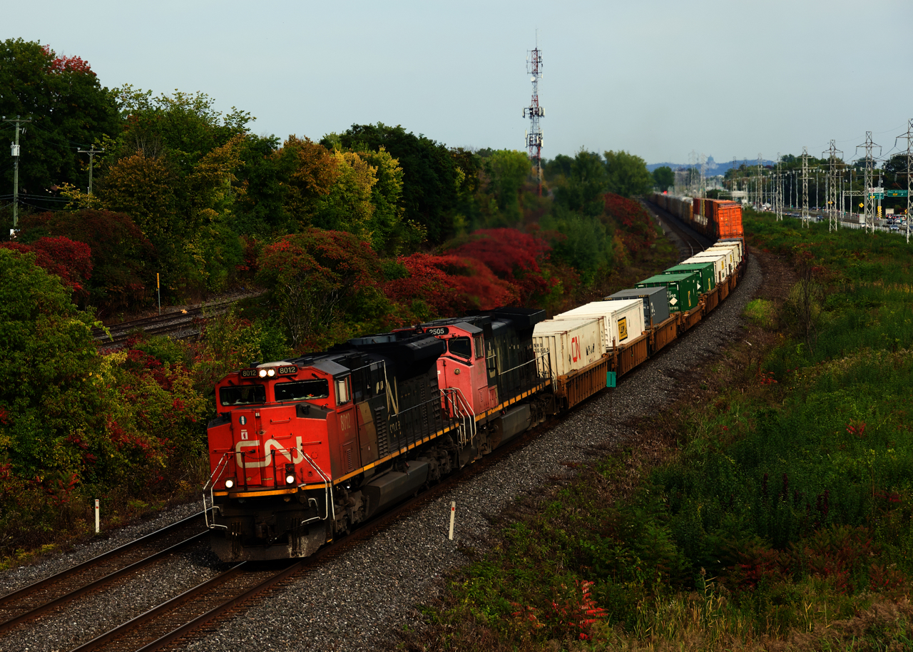 With only one unit online due to MU issues, a 336-axle CN 123 is on the move again after getting the okay from the RTC to proceed westwards. Power is CN 8012 & CN 2505 arranged elephant style.