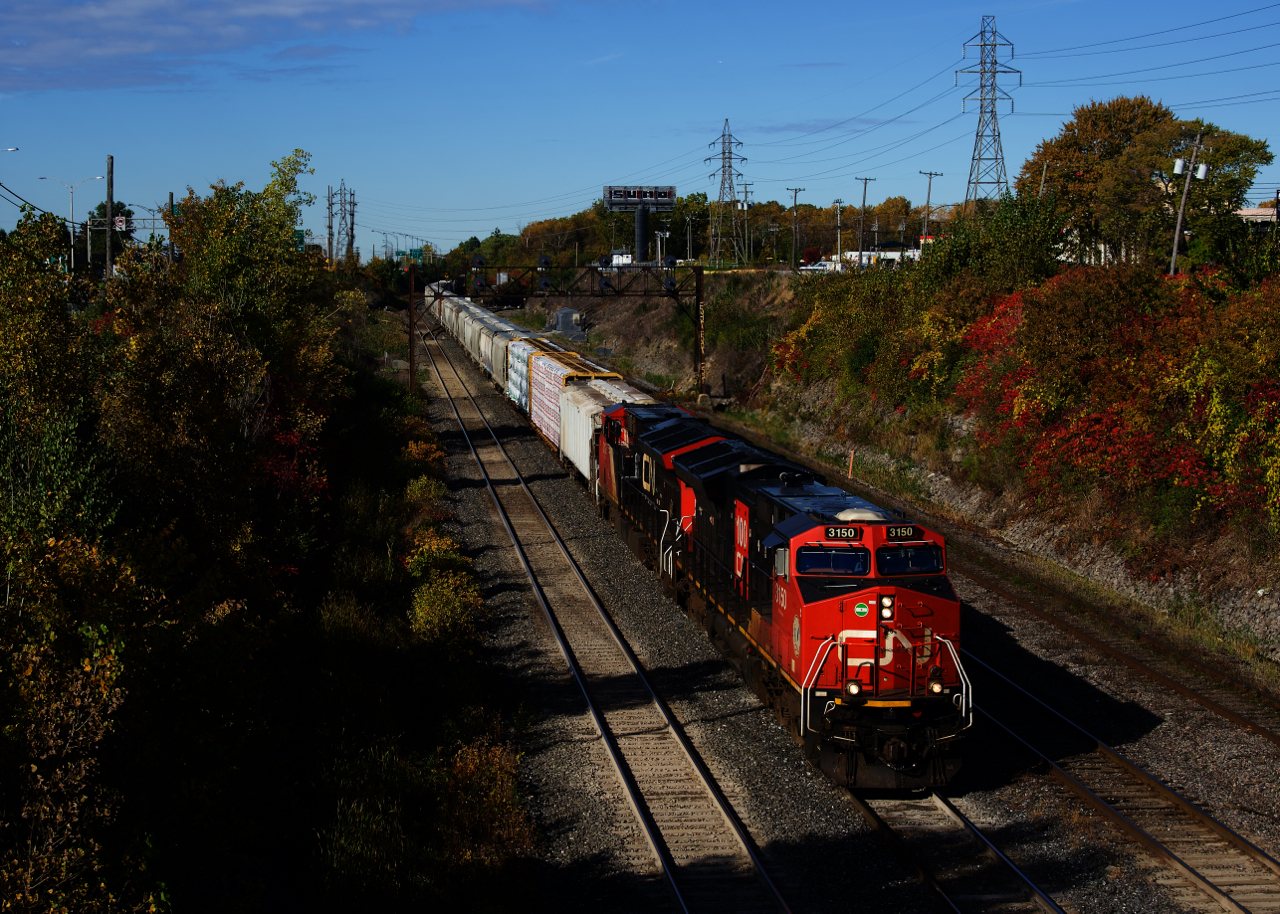 CN 100 unit CN 3150 leads CN 310 past Ballantyne. In a short distance it will stop to set off cars near Turcot Ouest.