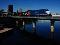 CN 4135 & CN 4904 are entering the Port of Montreal light power.