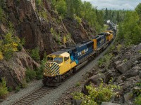 ONT 2105, ONT 2102 and ONT 2101 pull a short 211 North through Boston Creek.